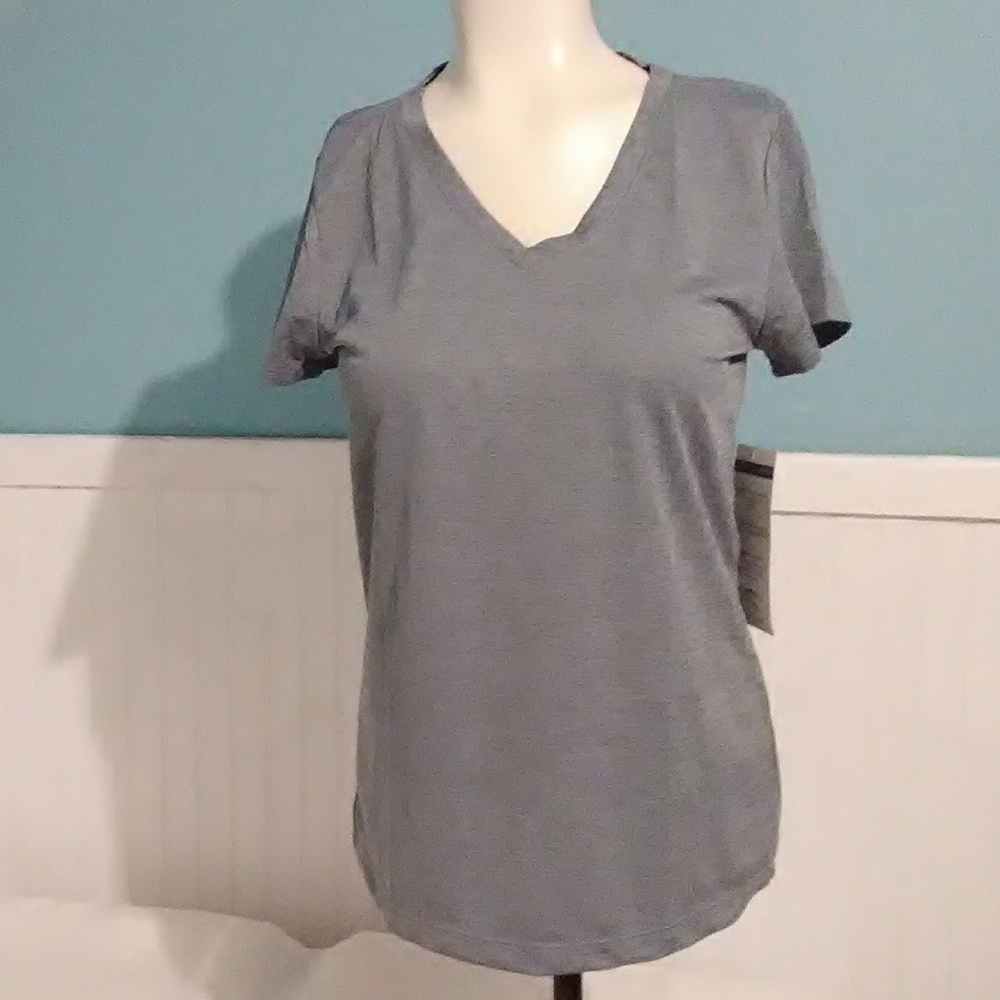 FINAL SALE NWT Sterling Performance T-shirt.
